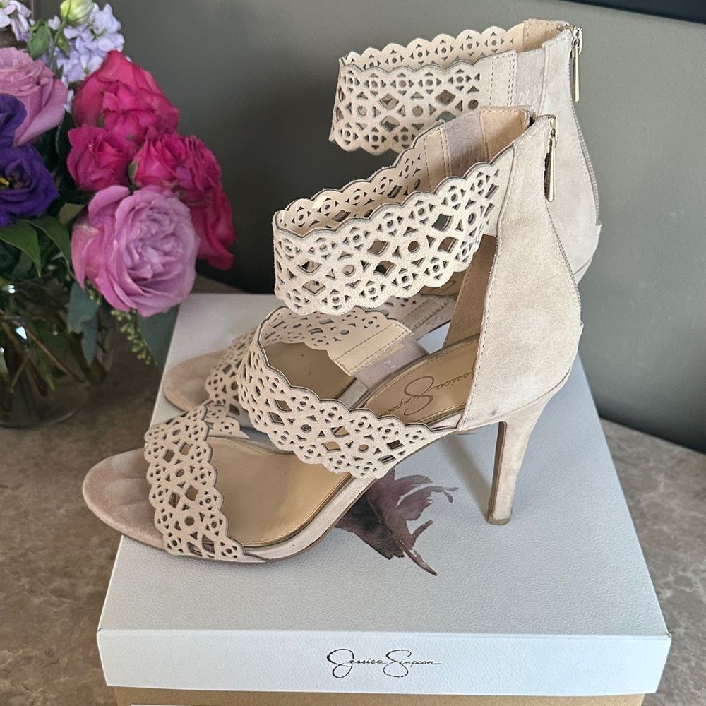 Jessica Simpson Powder Nude Lace Heels